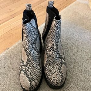 2 inch snake skin boots